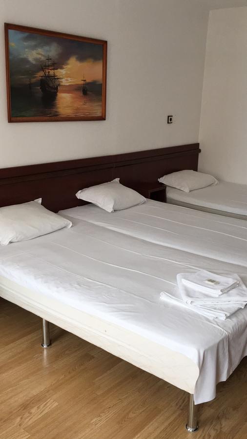 Royal Hostel Варна Экстерьер фото