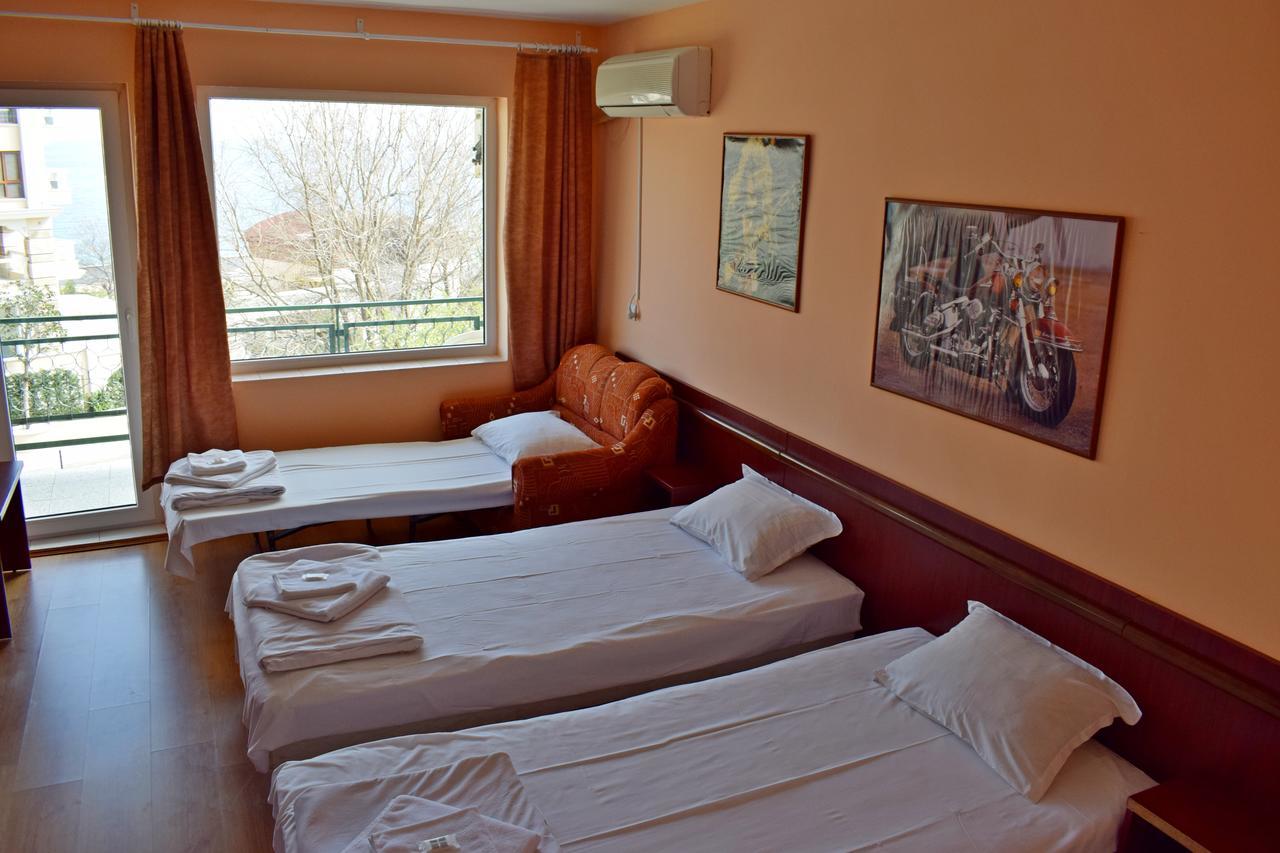 Royal Hostel Варна Экстерьер фото