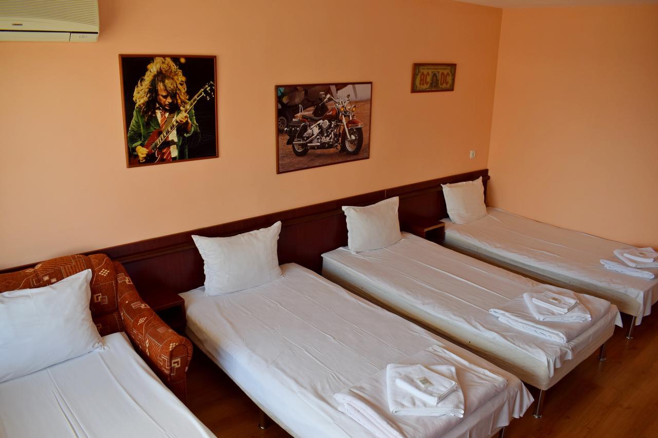 Royal Hostel Варна Экстерьер фото