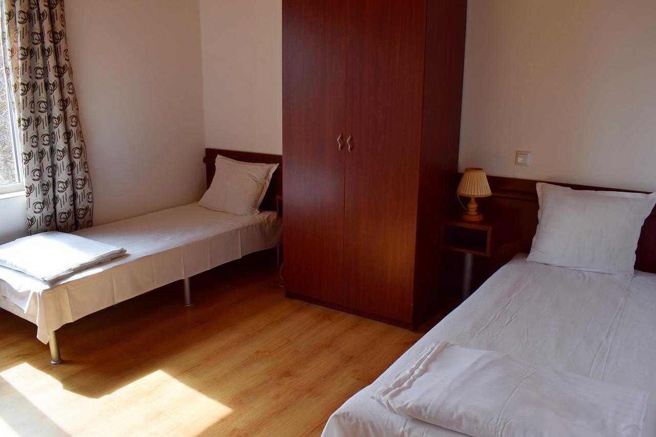 Royal Hostel Варна Экстерьер фото