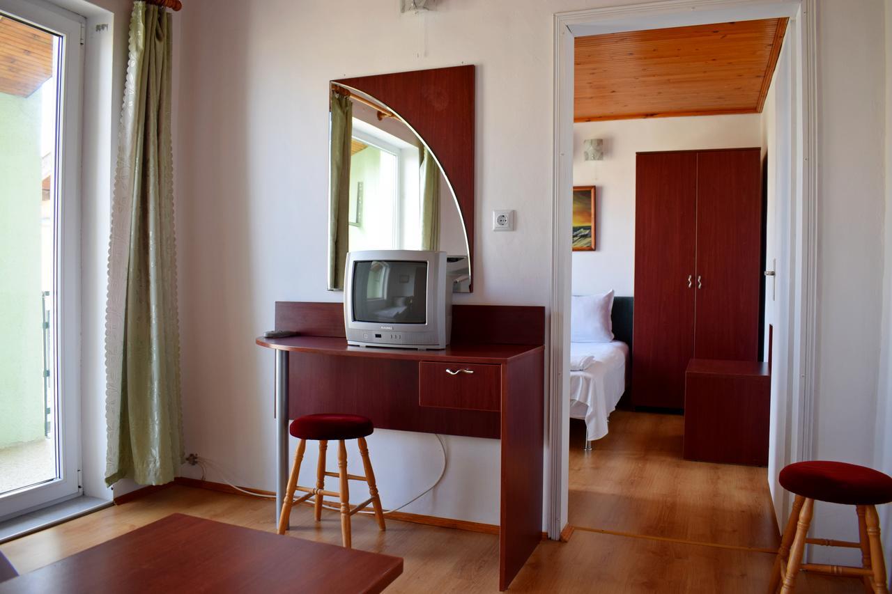 Royal Hostel Варна Экстерьер фото